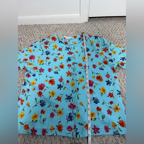 Talbots Floral Top with skirts  Multicolor floral  Blooms  size M - Picture 4 of 9